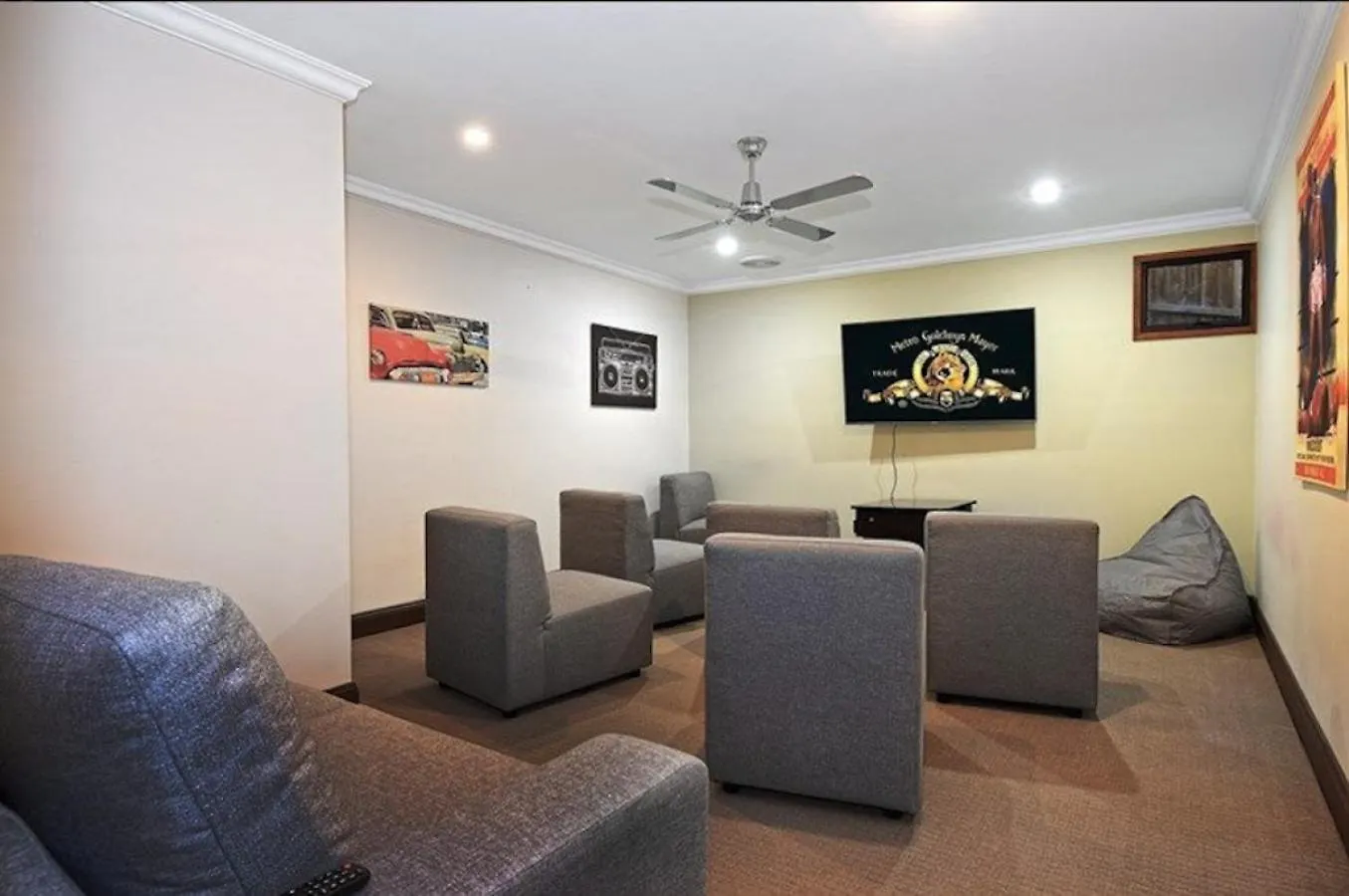 Villa Family Retreat.Pool. Wifi. Games Buderim